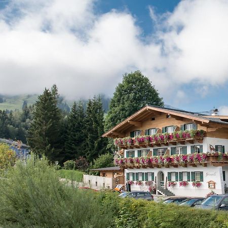 Gourmet-Hotel Gruenwald Leogang Bagian luar foto