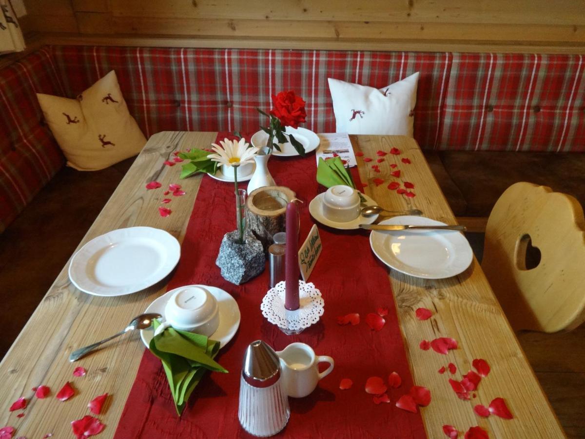 Gourmet-Hotel Gruenwald Leogang Bagian luar foto