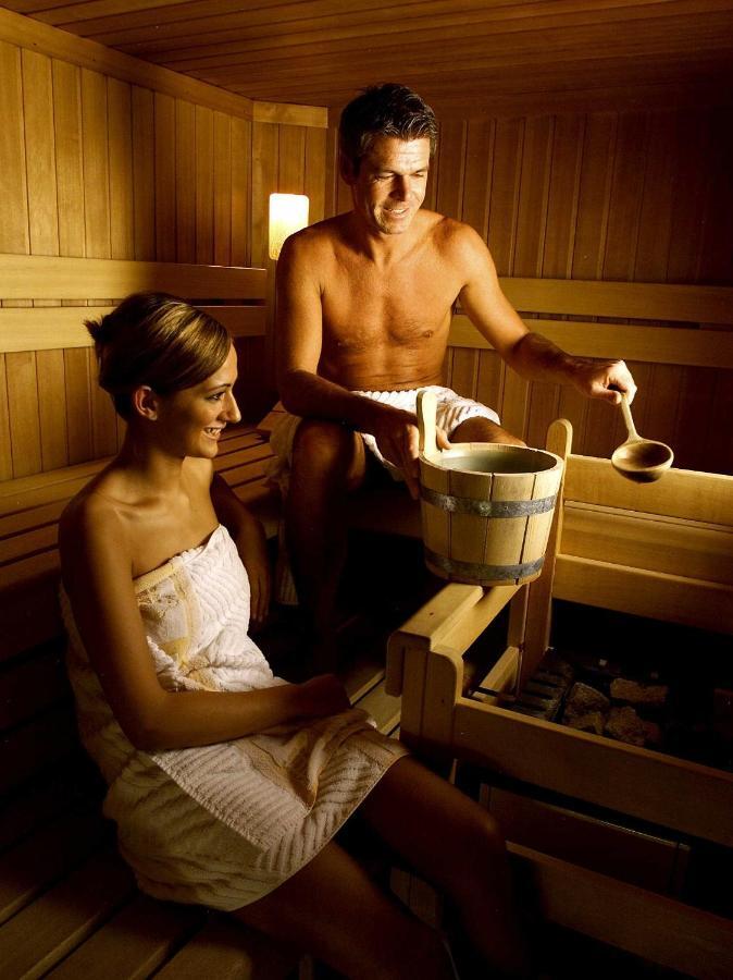 Gourmet-Hotel Gruenwald Leogang Bagian luar foto